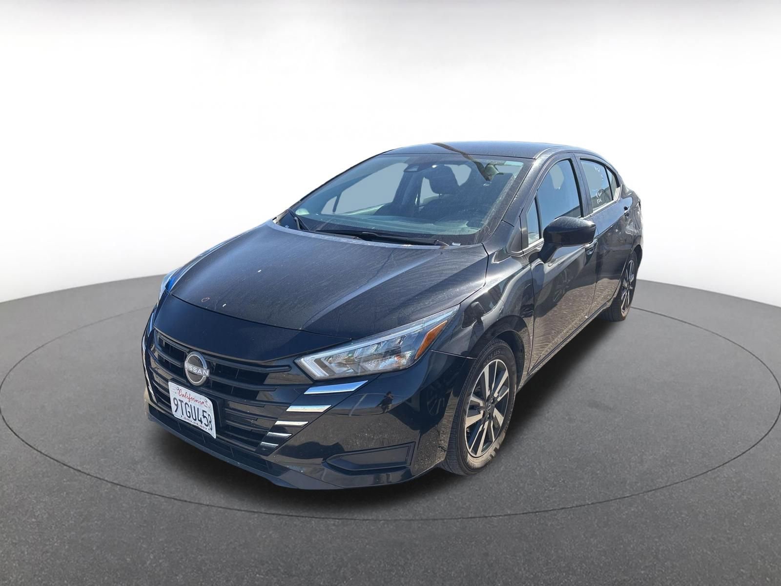 Used 2025 Nissan Versa SV FWD image 2