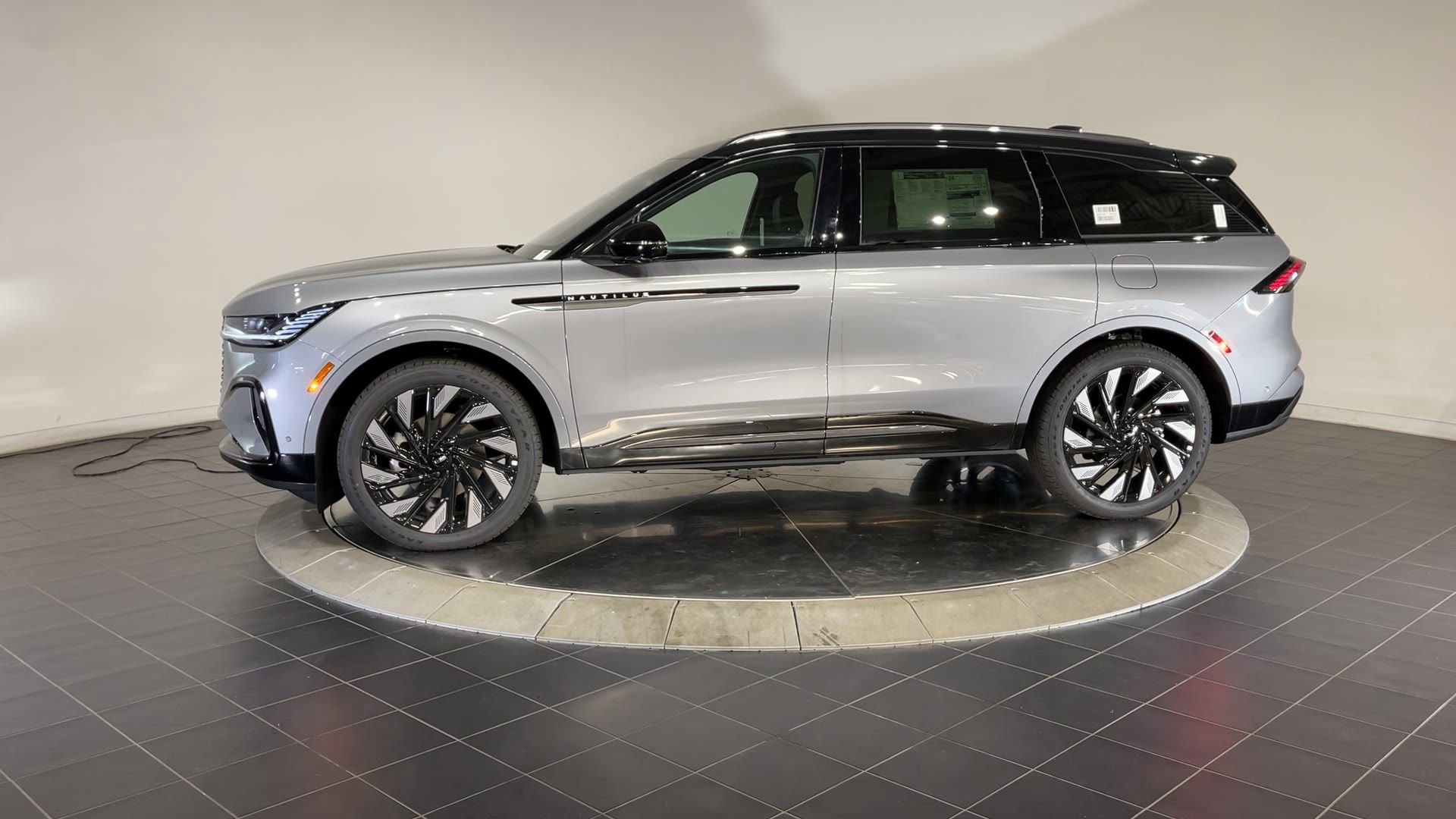 New 2024 Lincoln Nautilus Reserve w/ Equipment Group 202A image 5