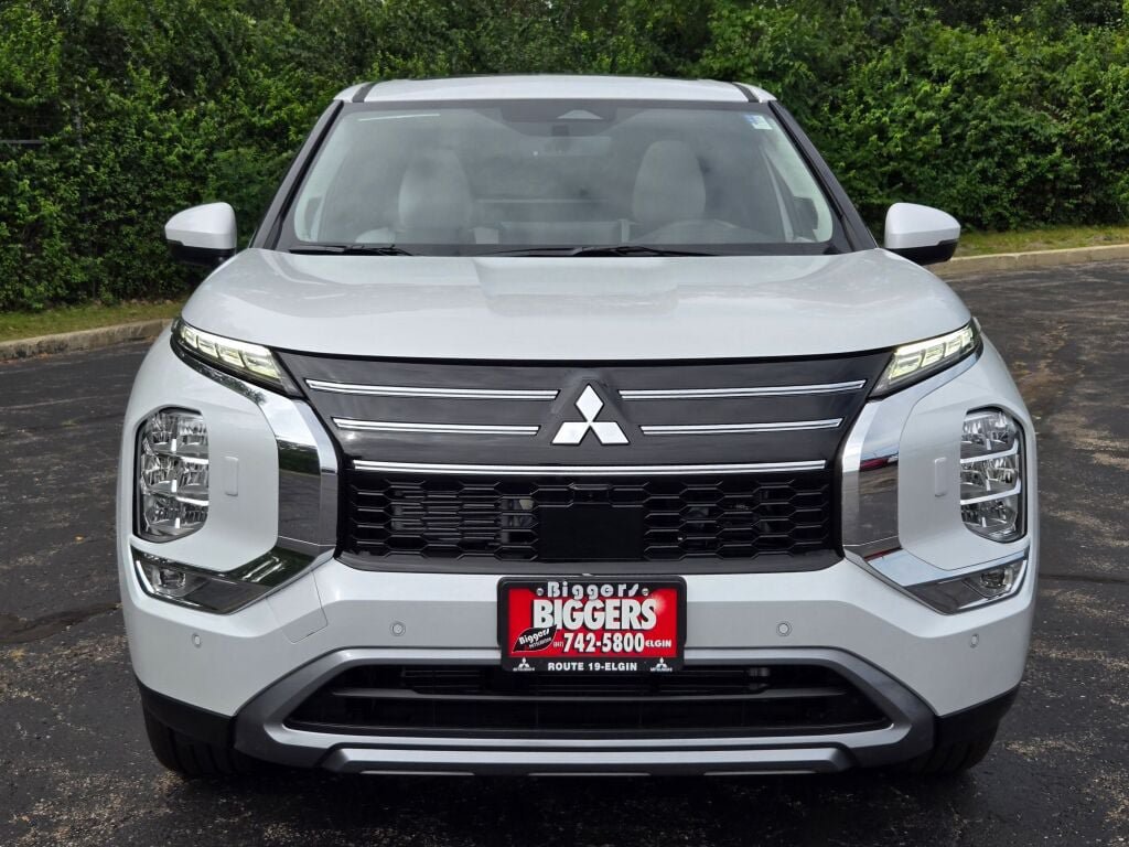 New 2026 Mitsubishi Outlander SE AWD/4WD image 2