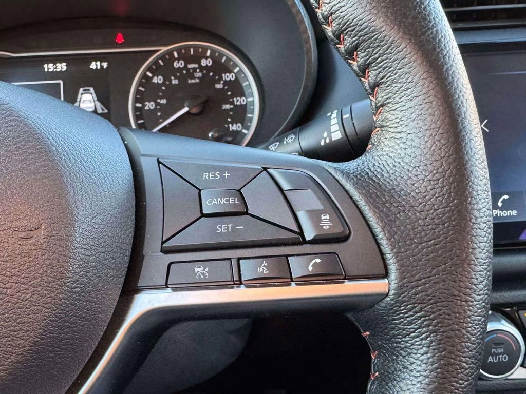 Used 2025 Nissan Versa SR w/ Trunk Package image 20