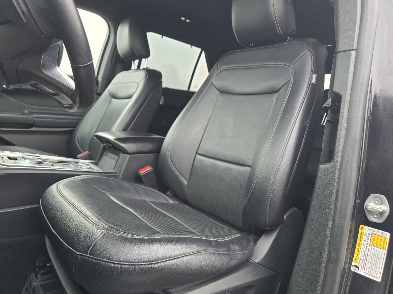 Used 2020 Ford Explorer Limited image 28