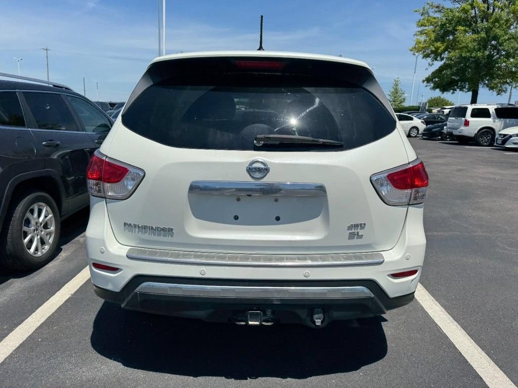 Used 2016 Nissan Pathfinder SL w/ SL Premium Package AWD/4WD image 4