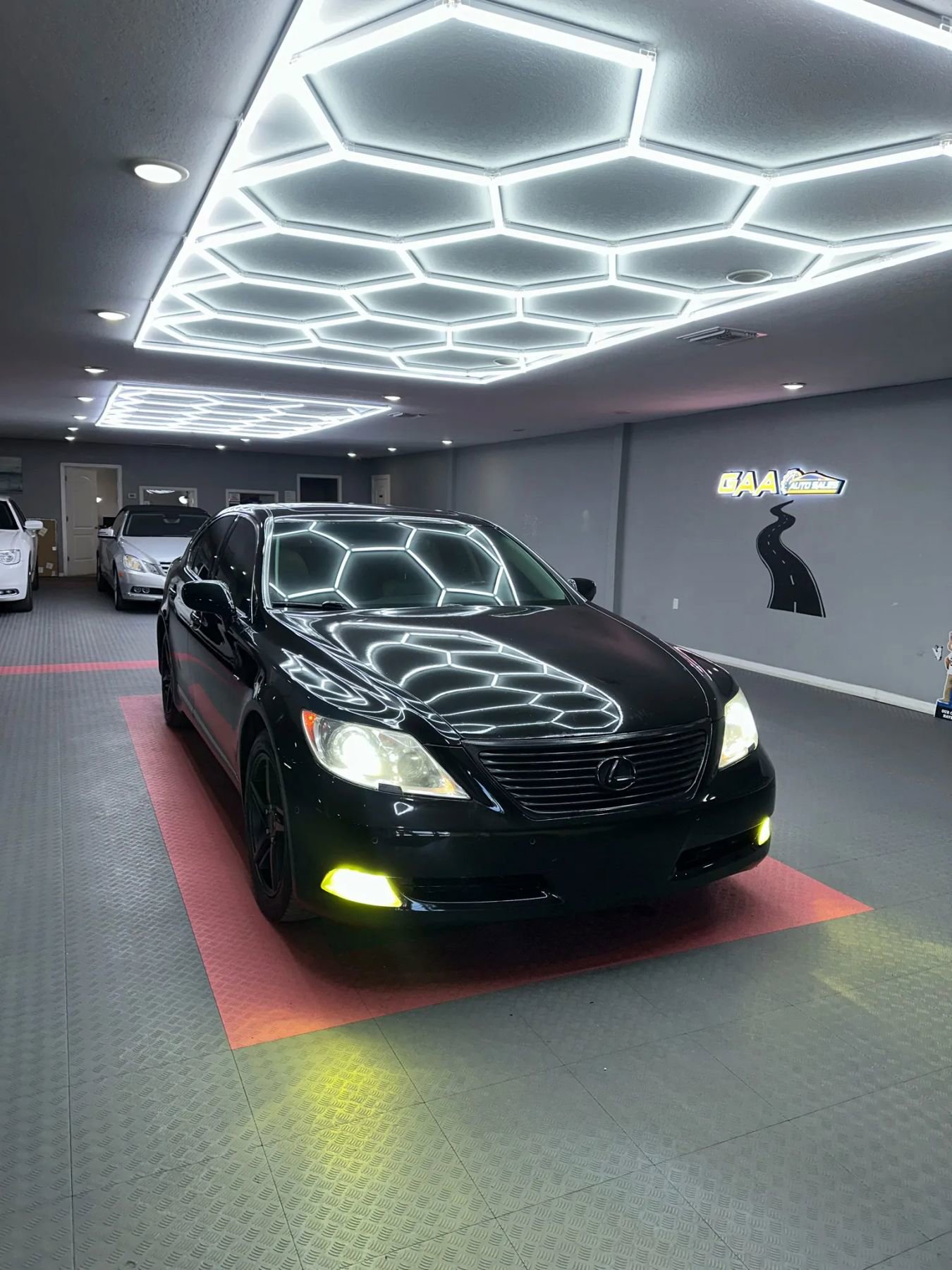 Used 2009 Lexus LS 460 AWD image 1