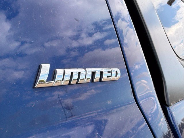 Used 2014 Toyota Tundra Limited w/ Limited Premium Package AWD/4WD image 12