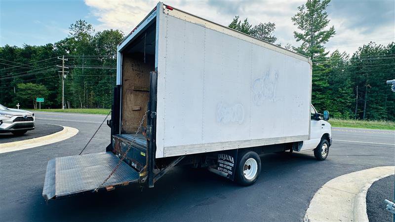Used 2018 Ford E-350 and Econoline 350 Super Duty w/ Power Windows & Locks Group image 5