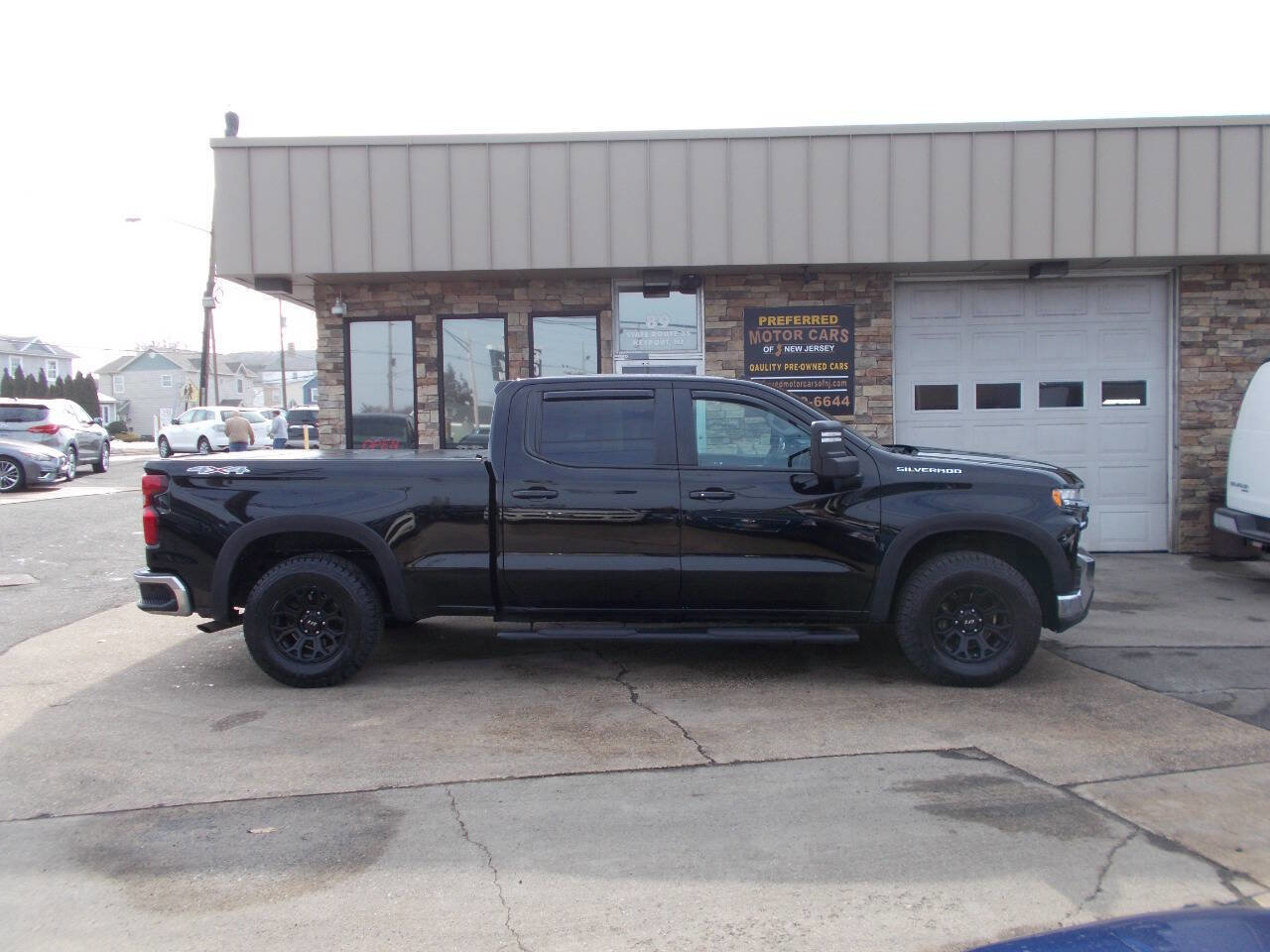 Used 2020 Chevrolet Silverado 1500 LT w/ All-Star Edition image 2