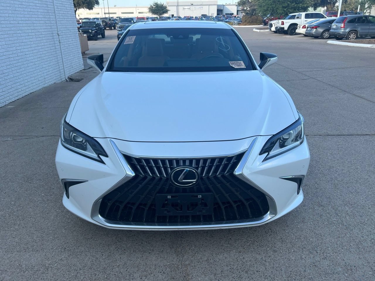 Used 2024 Lexus ES 300h w/ Premium Package FWD image 2