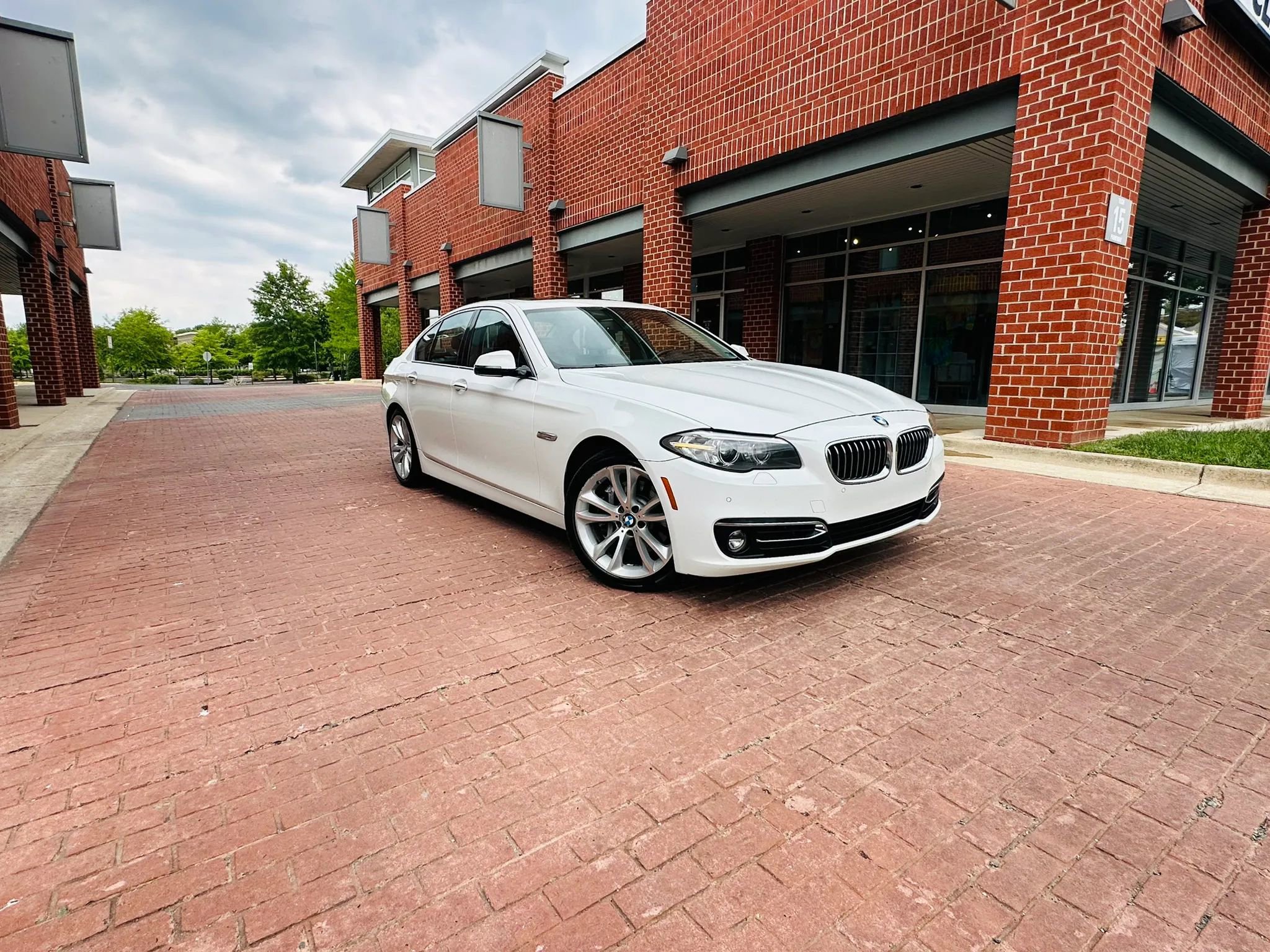 Used 2015 BMW 535i xDrive Sedan AWD/4WD image 1
