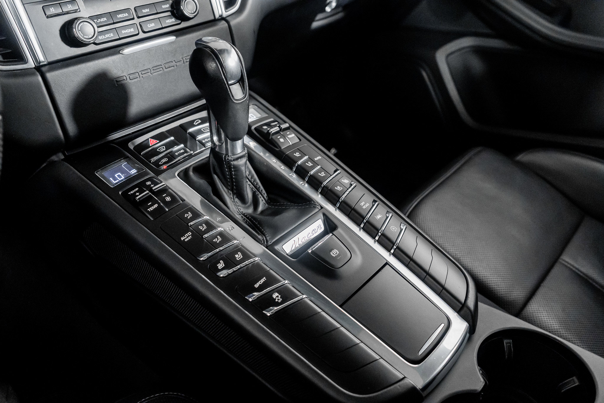 Used 2017 Porsche Macan S image 36