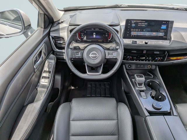 Used 2024 Nissan Rogue SL AWD/4WD image 15
