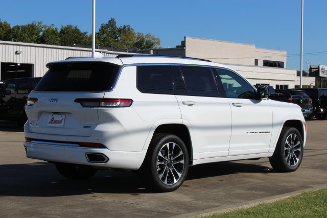 Used 2021 Jeep Grand Cherokee L Overland w/ Luxury Tech Group IV AWD/4WD image 5