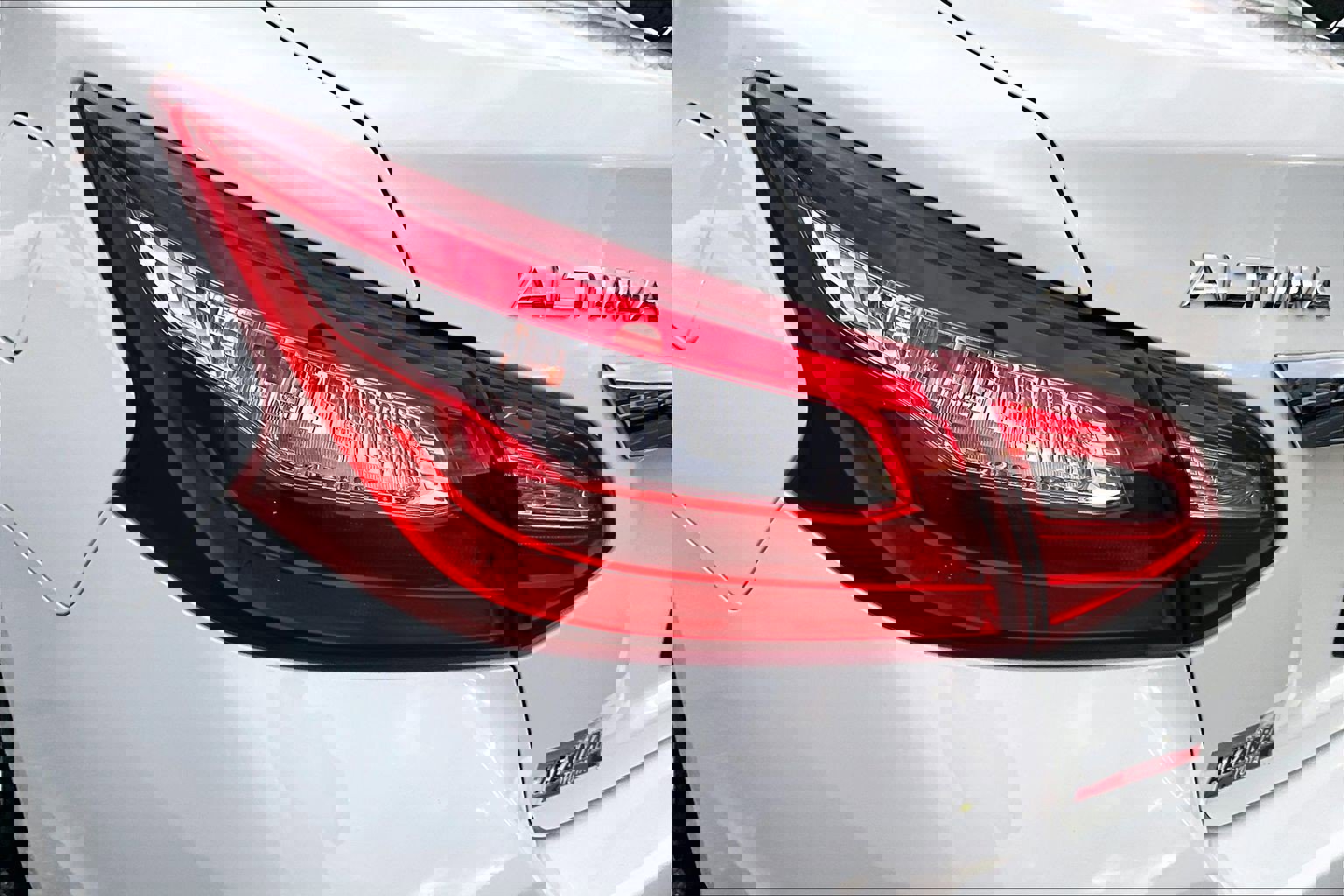 Used 2016 Nissan Altima 2.5 S w/ Power Driver Seat Package image 26