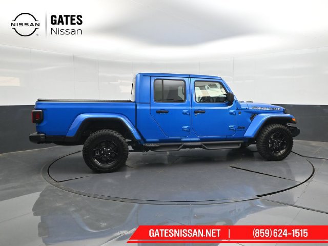 Used 2025 Jeep Gladiator Sport AWD/4WD image 3
