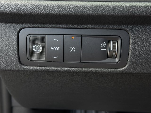 New 2027 Chevrolet Traverse LT w/ Driver Confidence Package FWD image 17