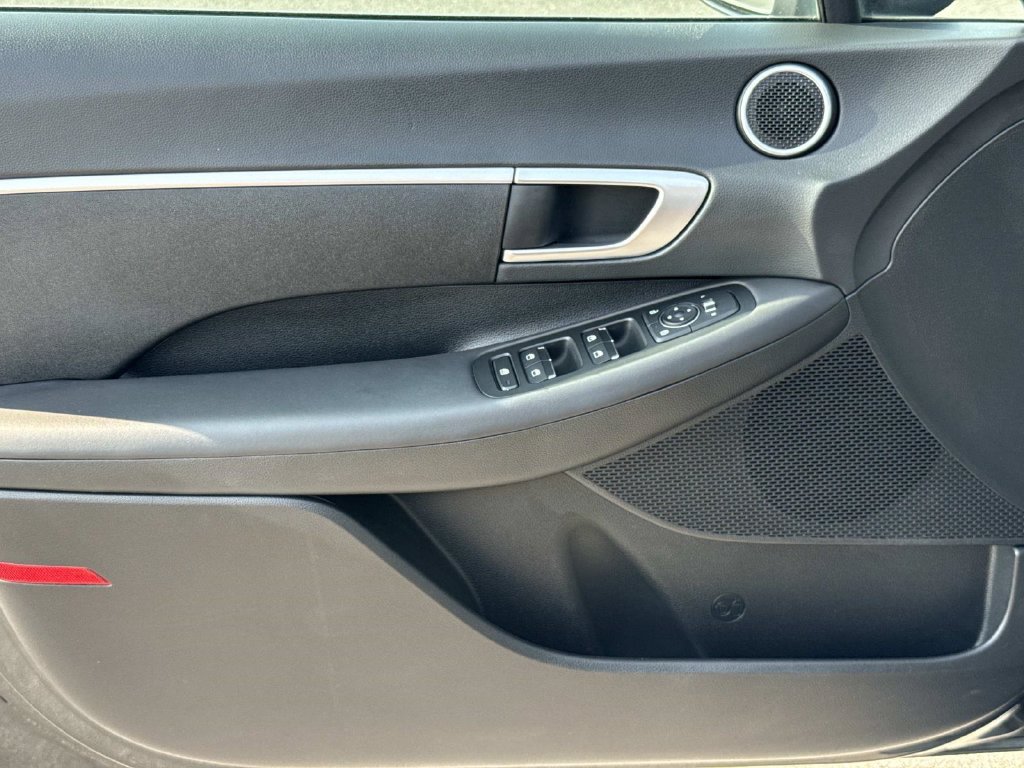 Used 2023 Hyundai Sonata SE FWD image 17