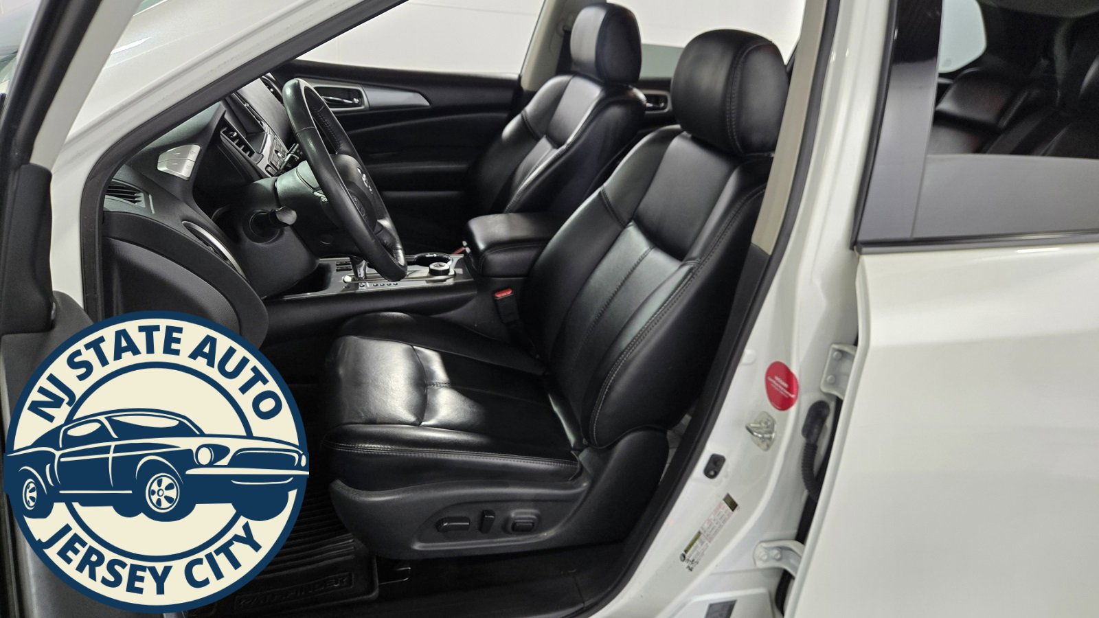 Used 2018 Nissan Pathfinder SL image 25