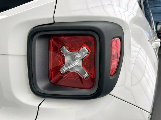 Used 2017 Jeep Renegade Trailhawk AWD/4WD image 9