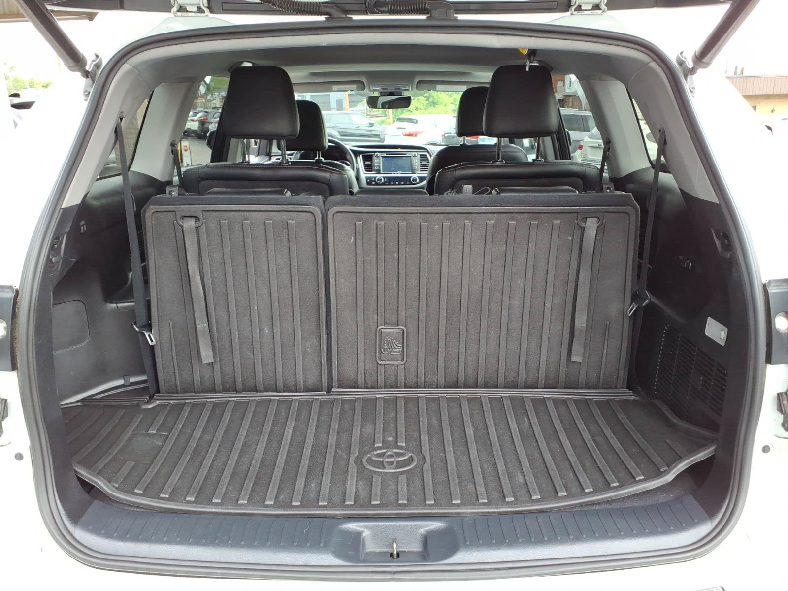 Used 2019 Toyota Highlander XLE AWD/4WD image 11