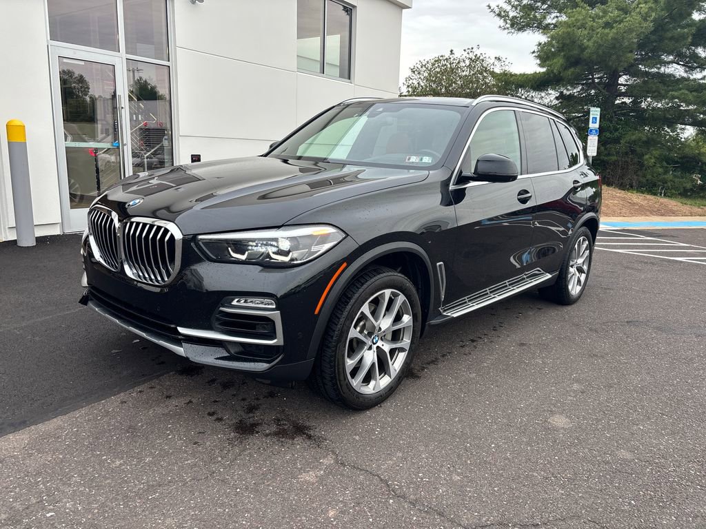 Used 2019 BMW X5 xDrive40i w/ Premium Package 2 AWD/4WD image 2