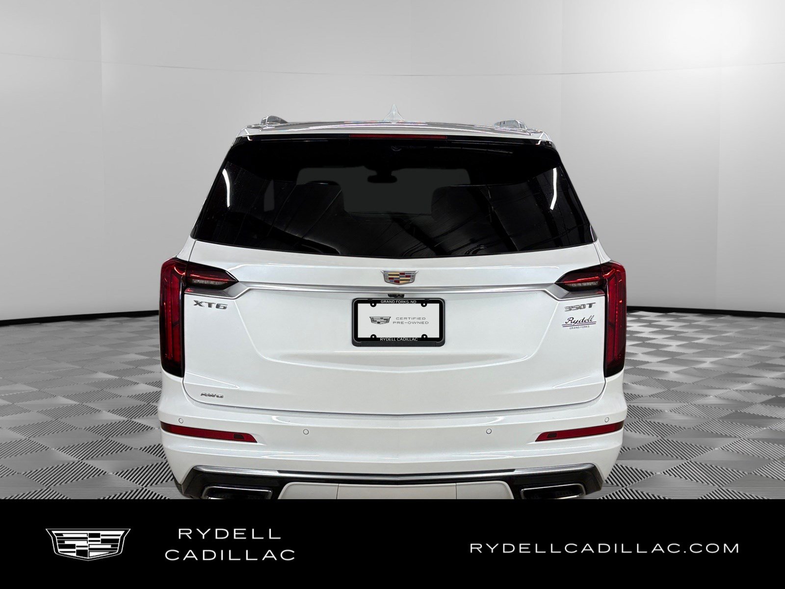 Certified 2025 Cadillac XT6 Luxury AWD/4WD image 4