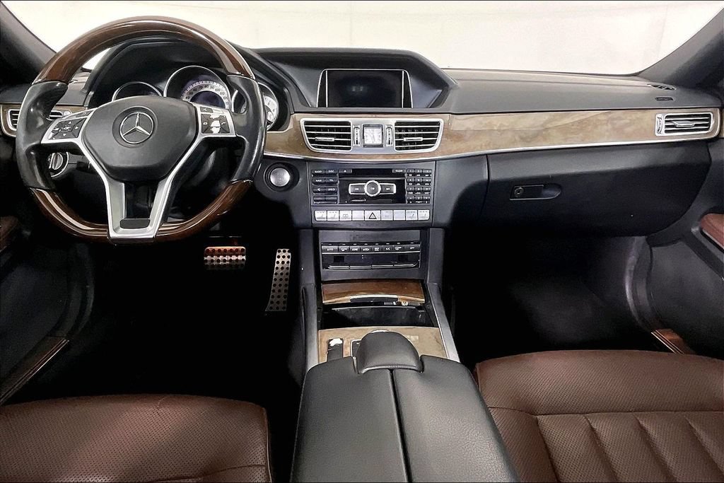 Used 2015 Mercedes-Benz E 400 Sedan image 17