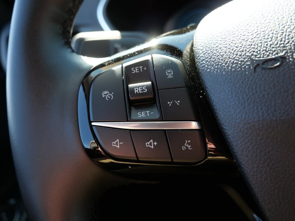 Certified 2025 Ford Escape Platinum AWD/4WD image 19