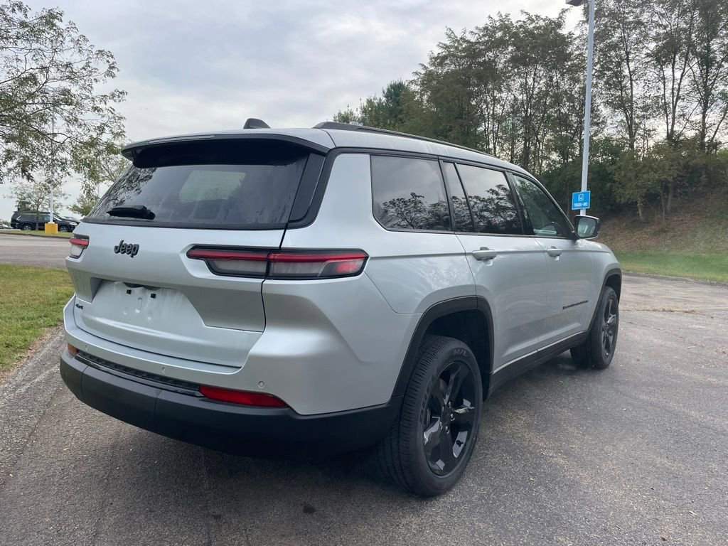 New 2025 Jeep Grand Cherokee L Altitude image 3