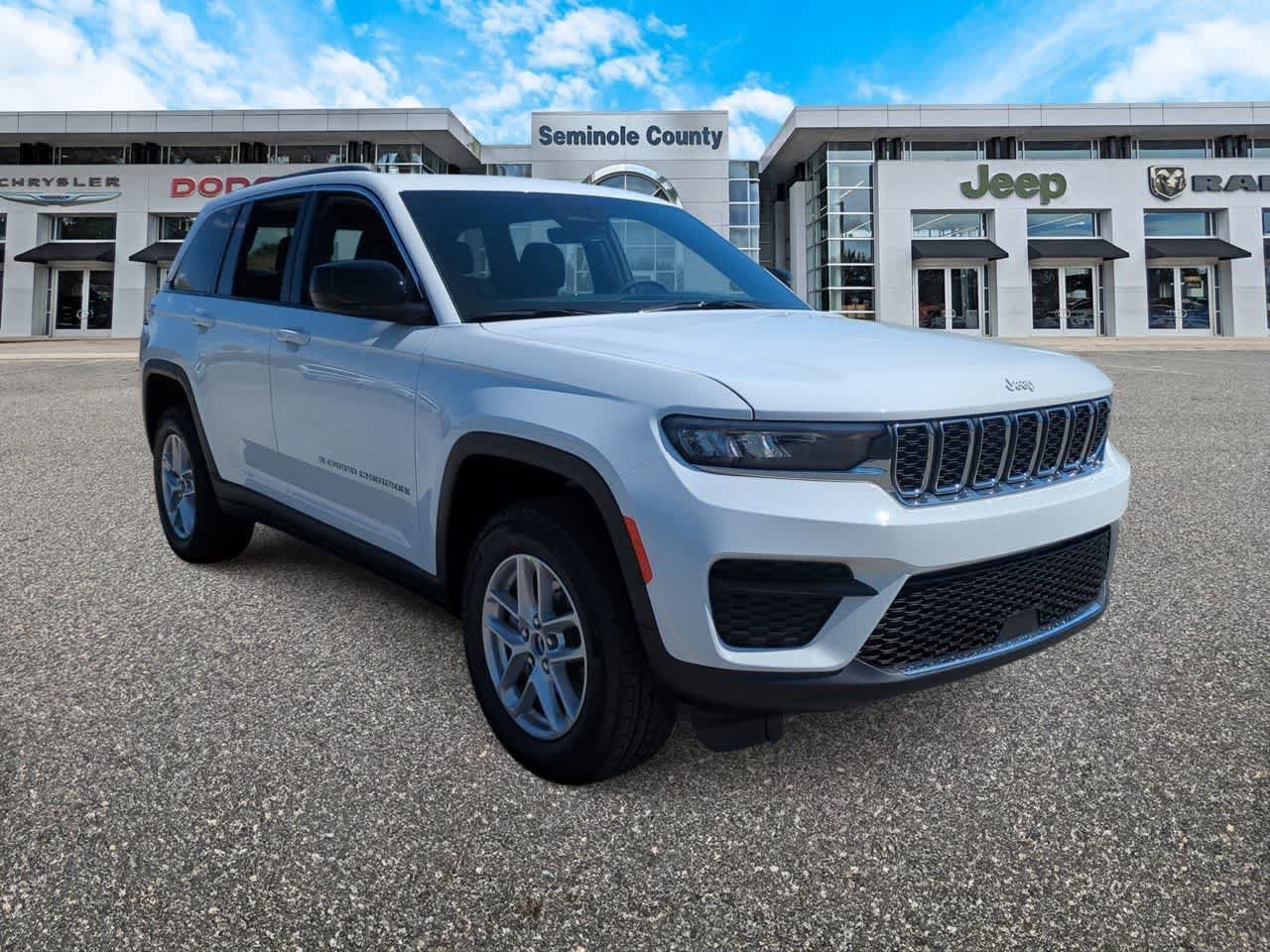 New 2026 Jeep Grand Cherokee Laredo X AWD/4WD image 2