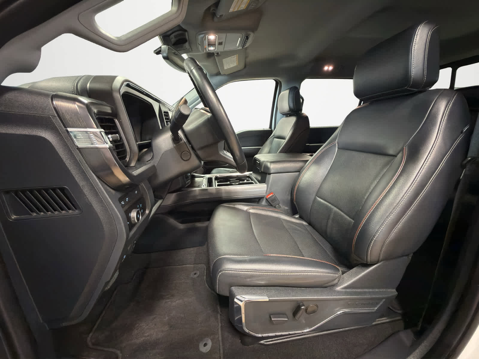 Used 2024 Ford F350 Lariat w/ FX4 Off-Road Package image 13