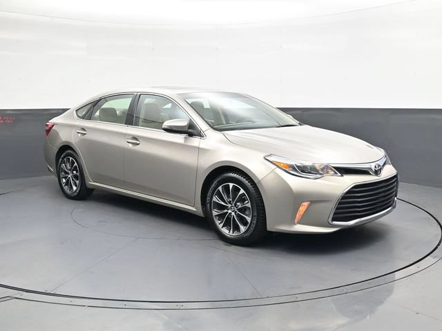 Used 2016 Toyota Avalon XLE Premium FWD image 2