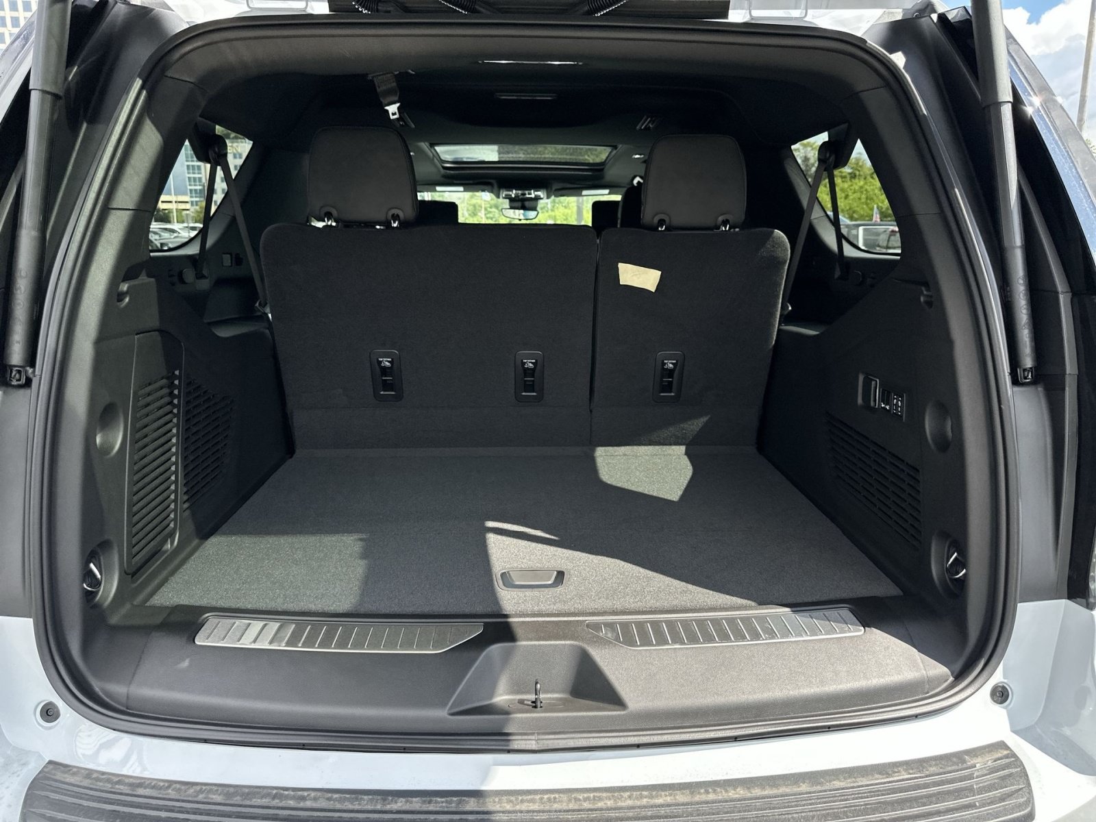 New 2026 Chevrolet Suburban High Country AWD/4WD image 27