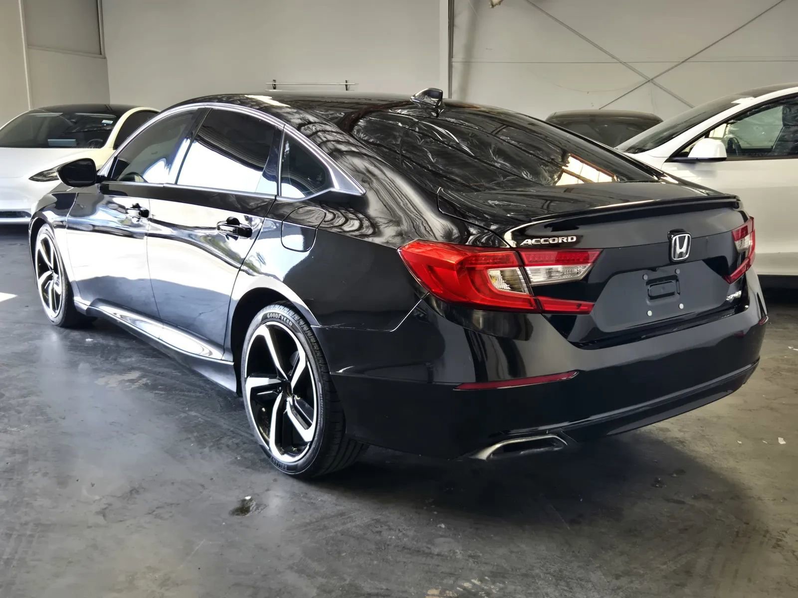 Used 2020 Honda Accord Sport image 2