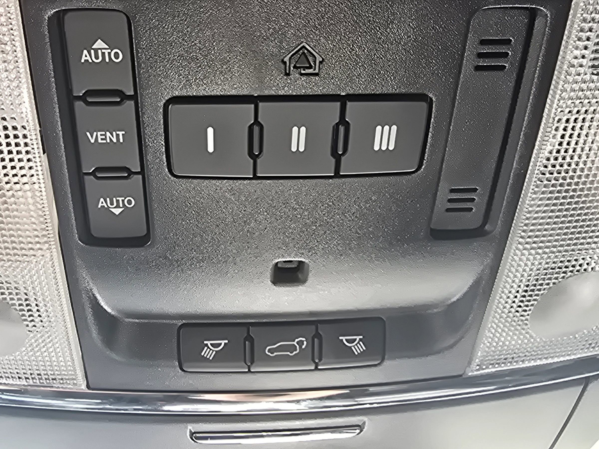 Used 2019 Jeep Grand Cherokee Limited image 31