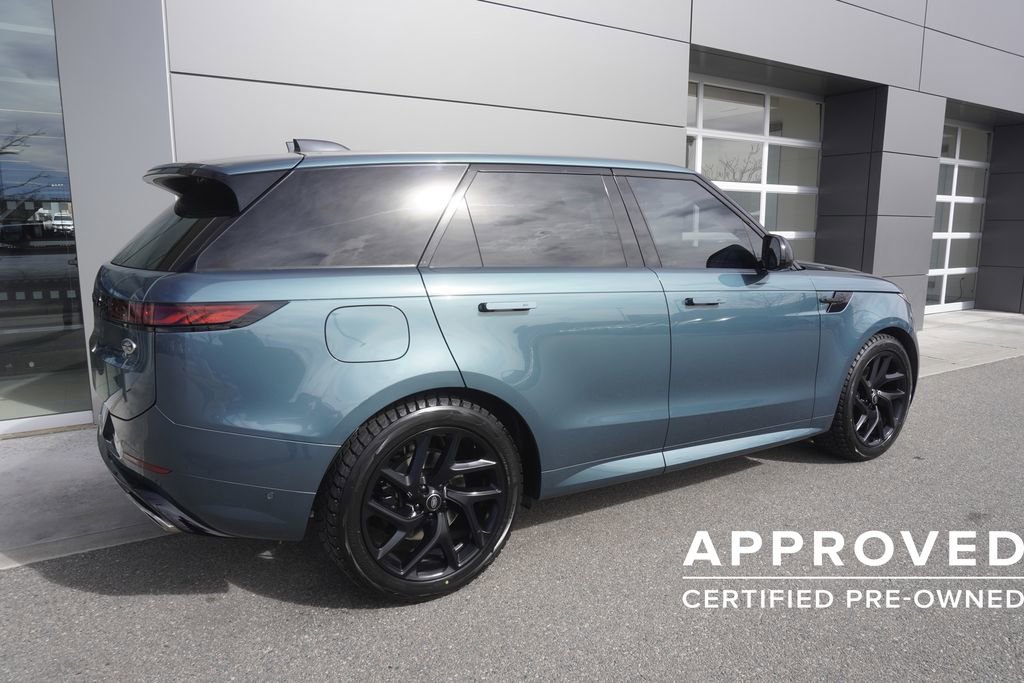 Used 2023 Land Rover Range Rover Sport SE Dynamic image 4