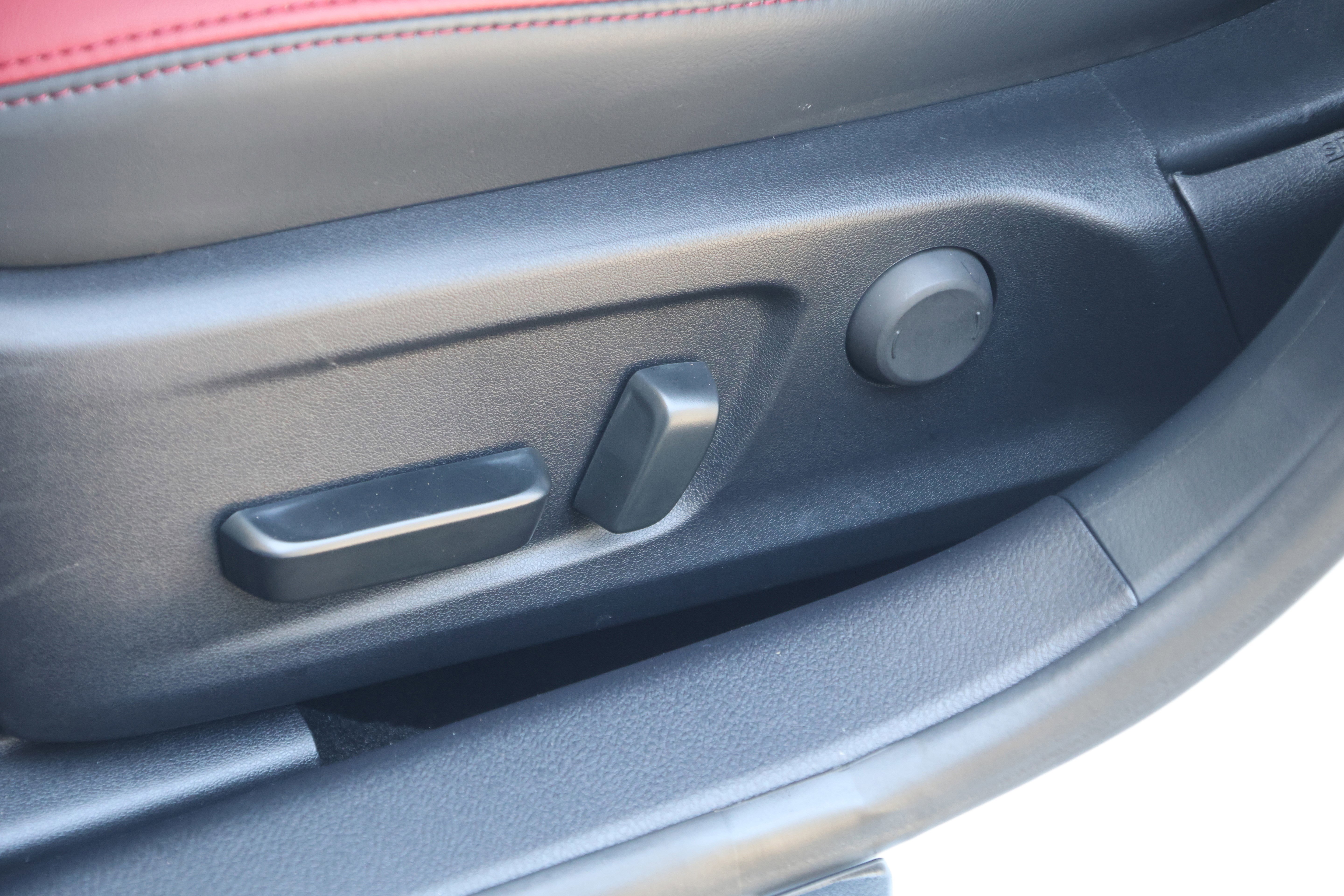 Used 2025 Lexus IS 300 w/ Premium Package image 33