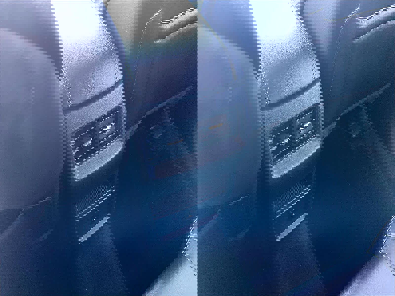 Used 2024 Ford Edge SEL image 55