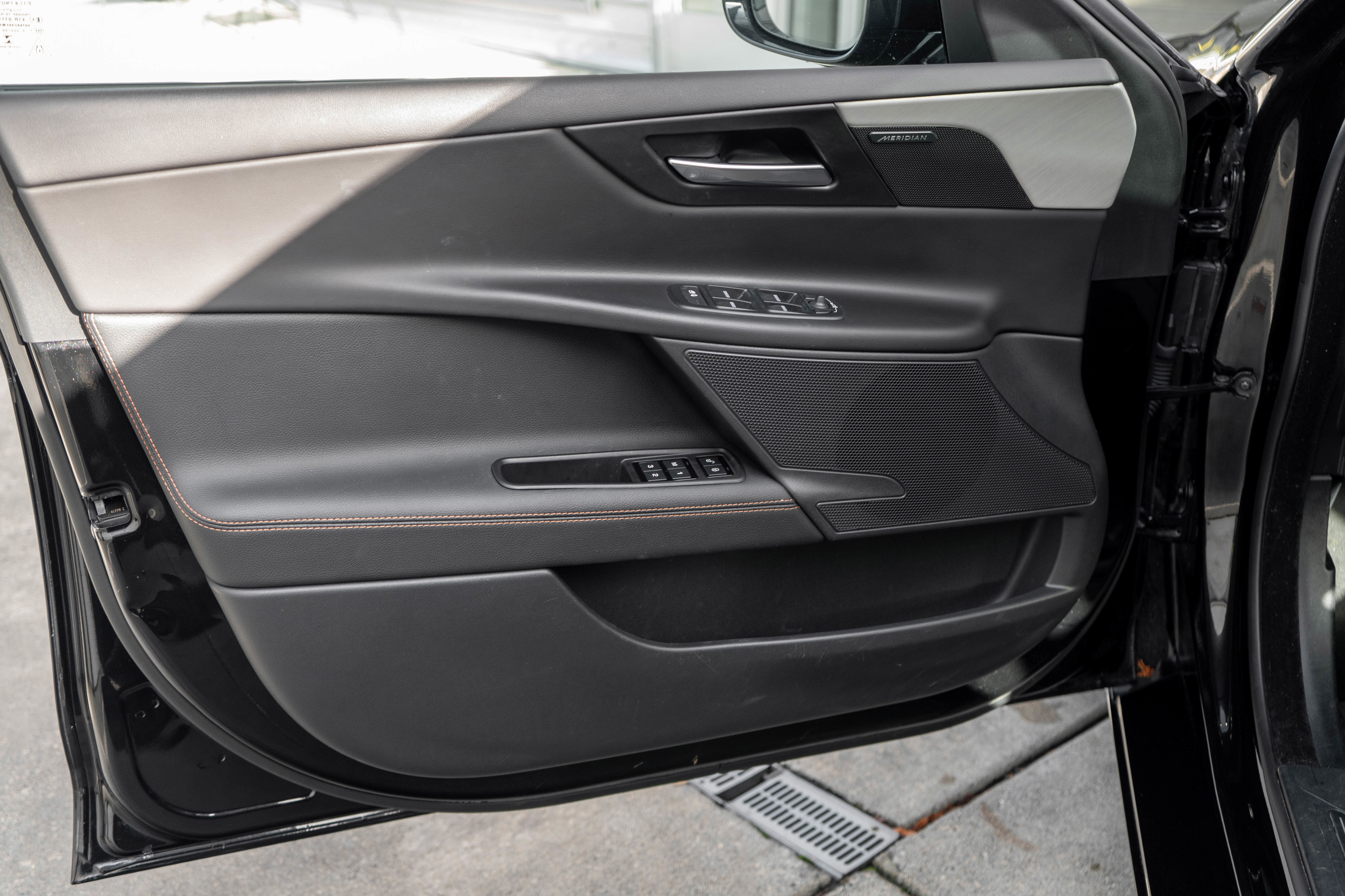 Used 2018 Jaguar XE Prestige image 10