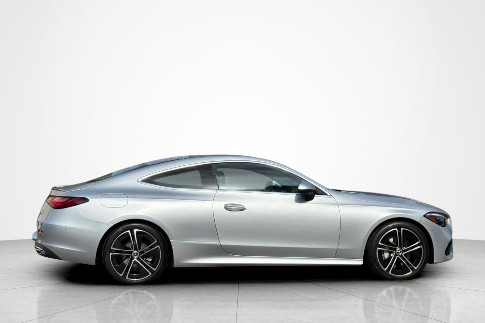 Used 2024 Mercedes-Benz CLE 300 4MATIC Coupe image 6