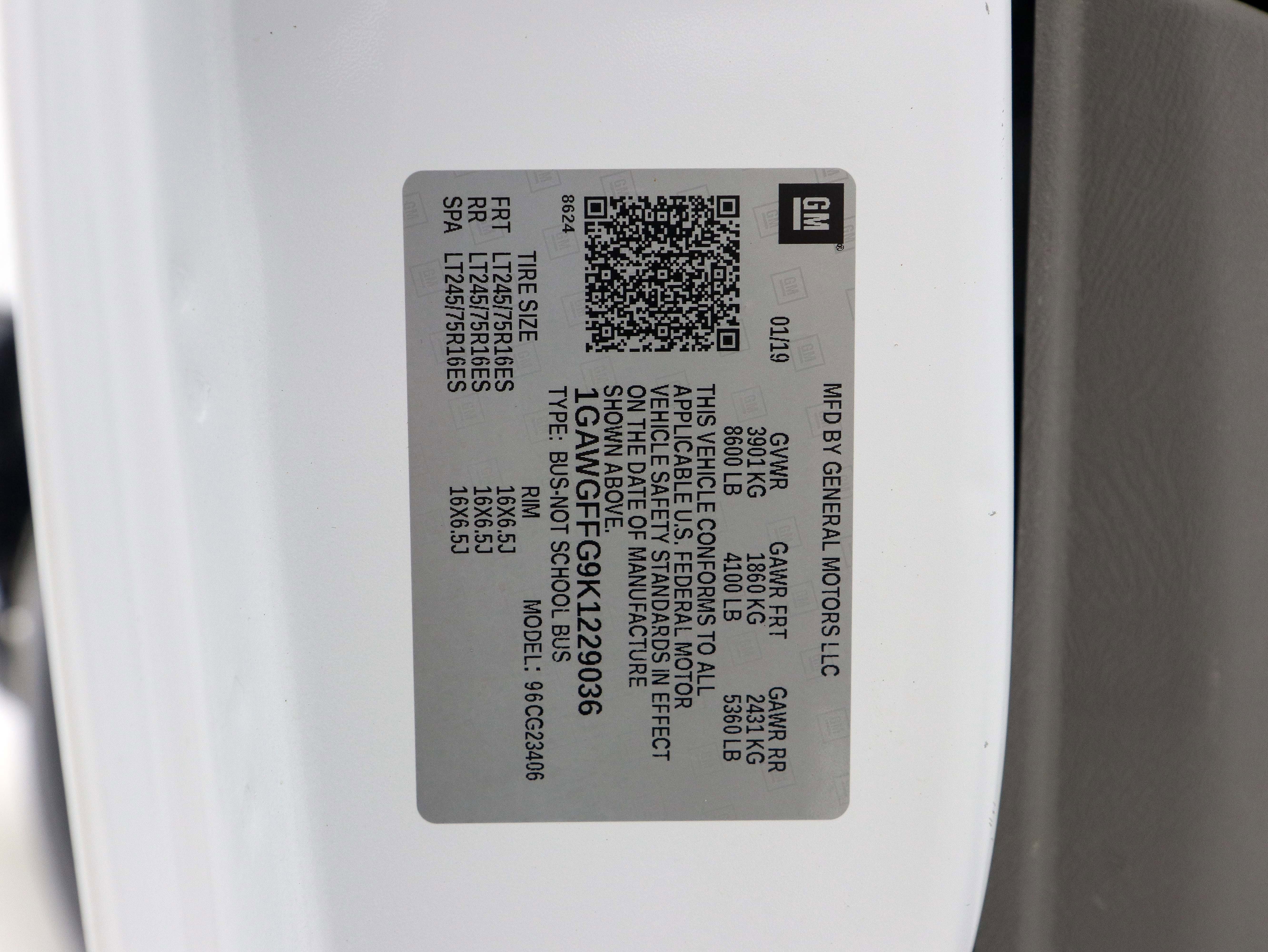 Used 2019 Chevrolet Express 2500 LT w/ LT Preferred Equipment Group image 31