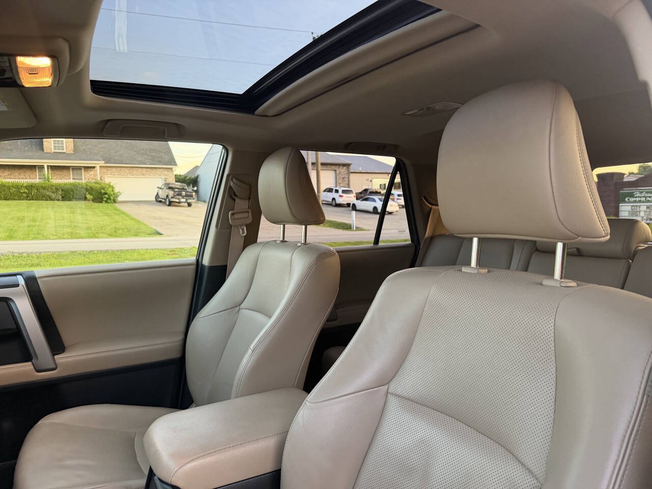 Used 2014 Toyota 4Runner Limited AWD/4WD image 16
