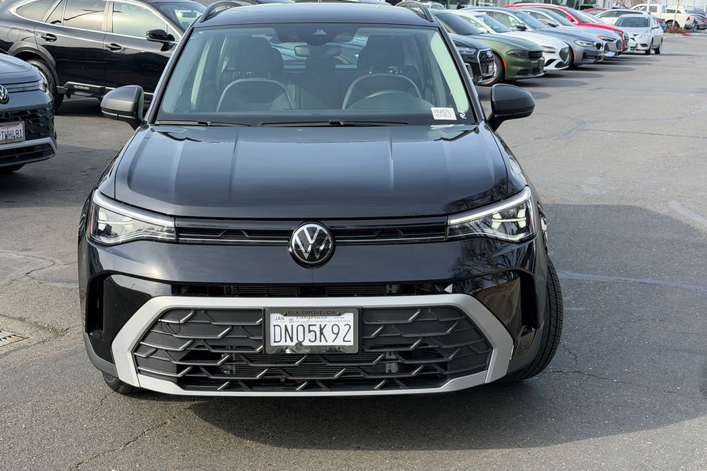 Certified 2025 Volkswagen Taos S image 3