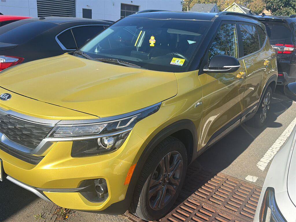 Used 2021 Kia Seltos S AWD/4WD image 1