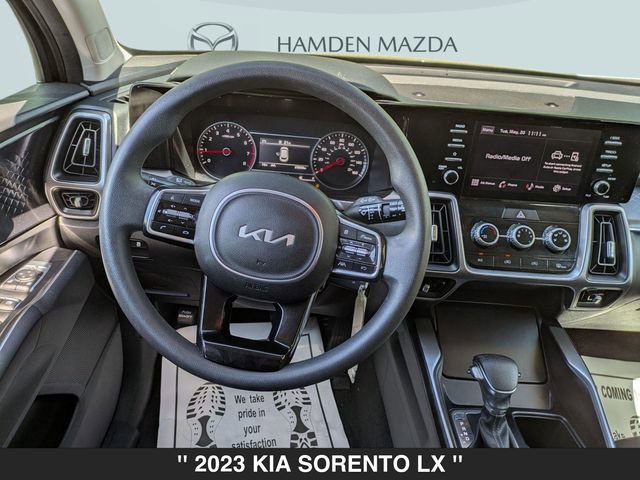 Used 2023 Kia Sorento LX image 13