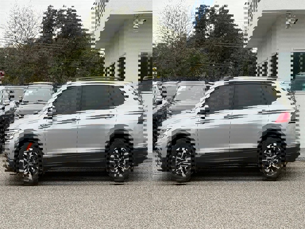New 2024 Volkswagen Tiguan S image 7