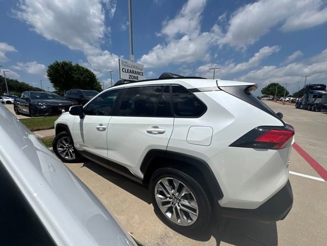 Used 2022 Toyota RAV4 XLE Premium FWD image 5
