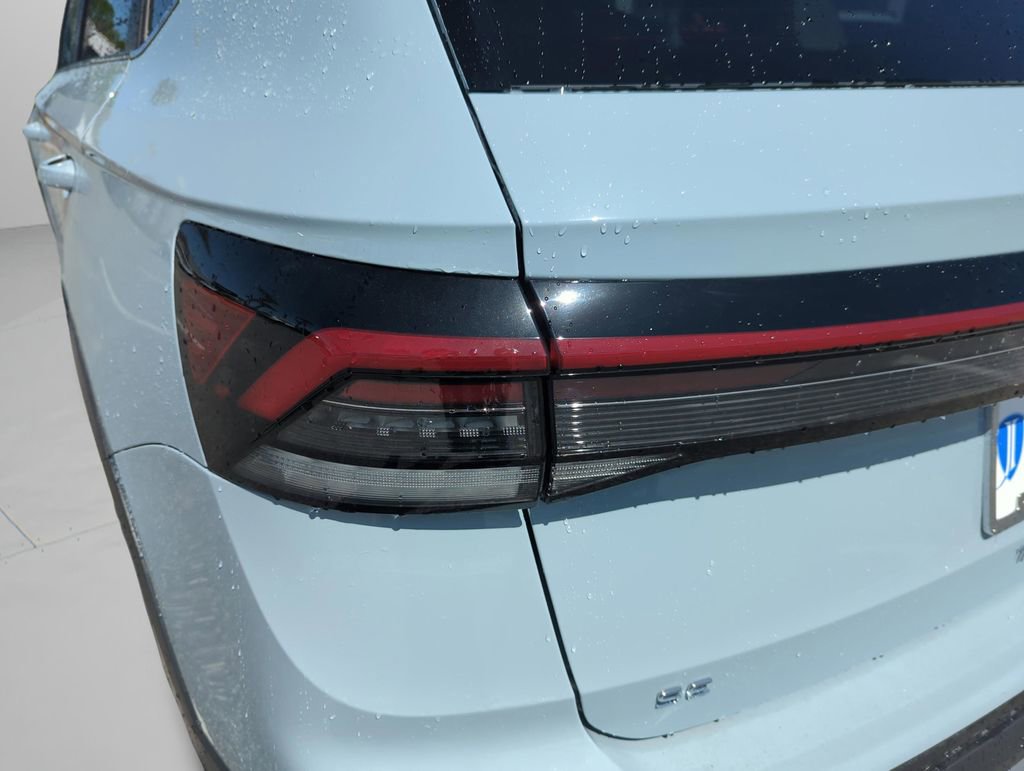 New 2026 Volkswagen Taos SE image 18