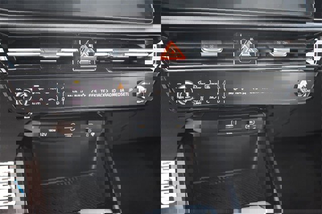 New 2025 Kia Niro EX Touring image 29