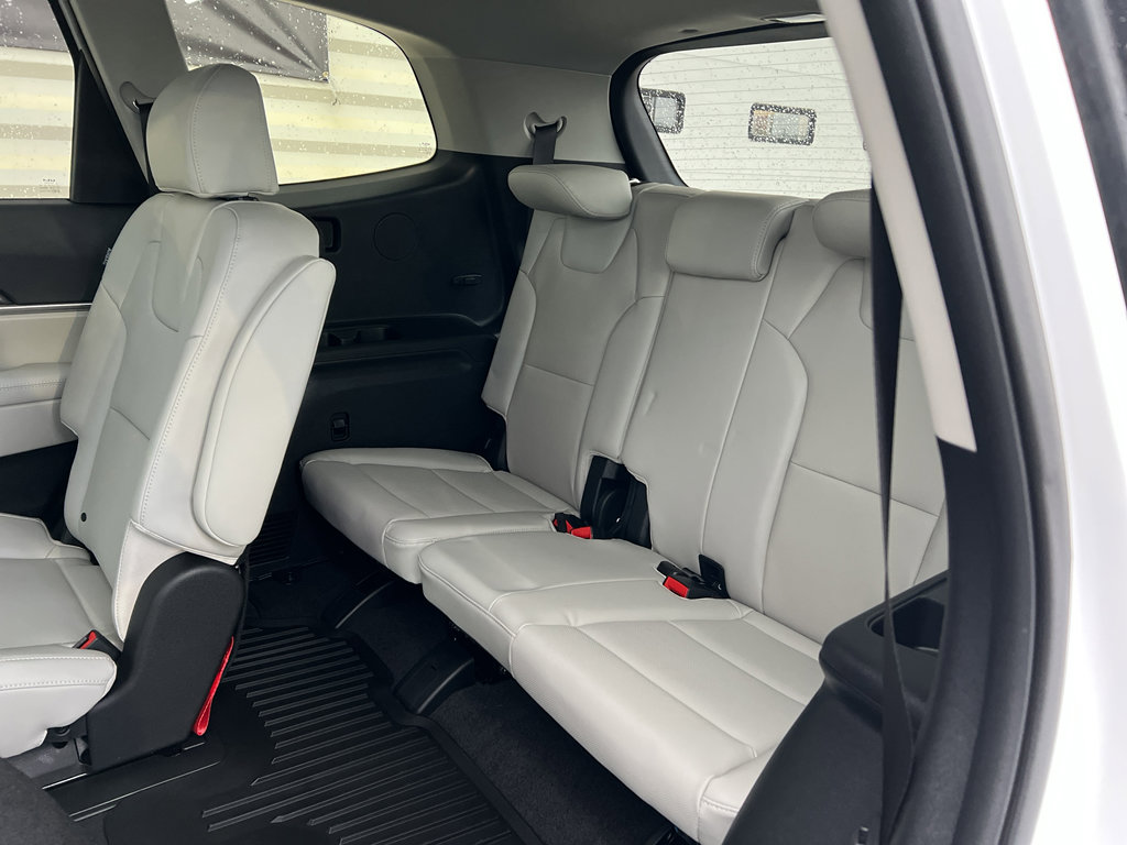 New 2025 Kia Telluride S image 14