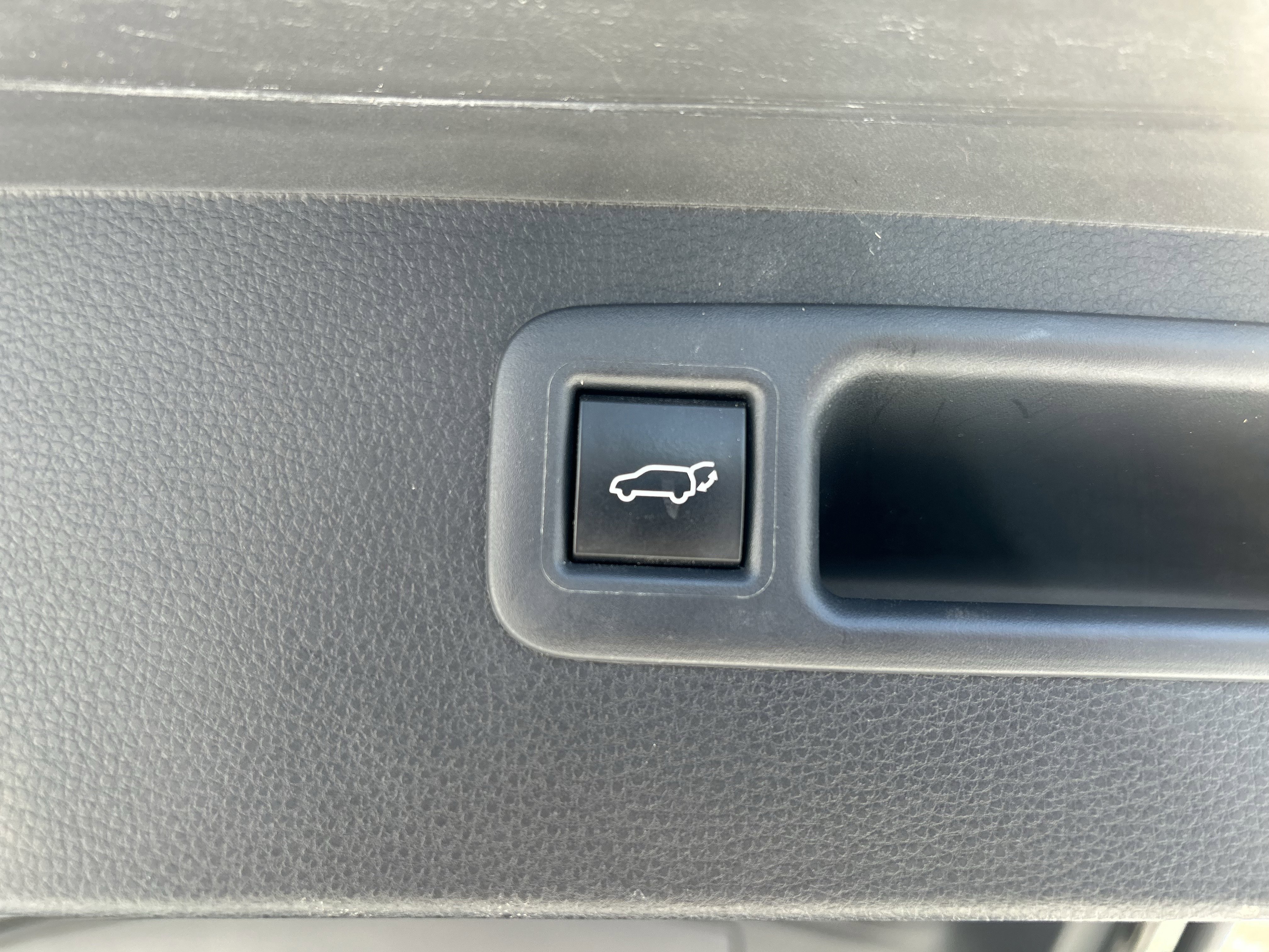 Certified 2023 Toyota Highlander XLE image 19