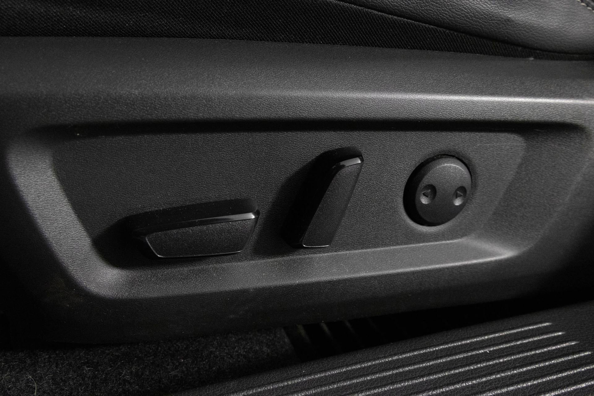 Used 2023 Nissan Rogue SL w/ SL Premium Package image 20